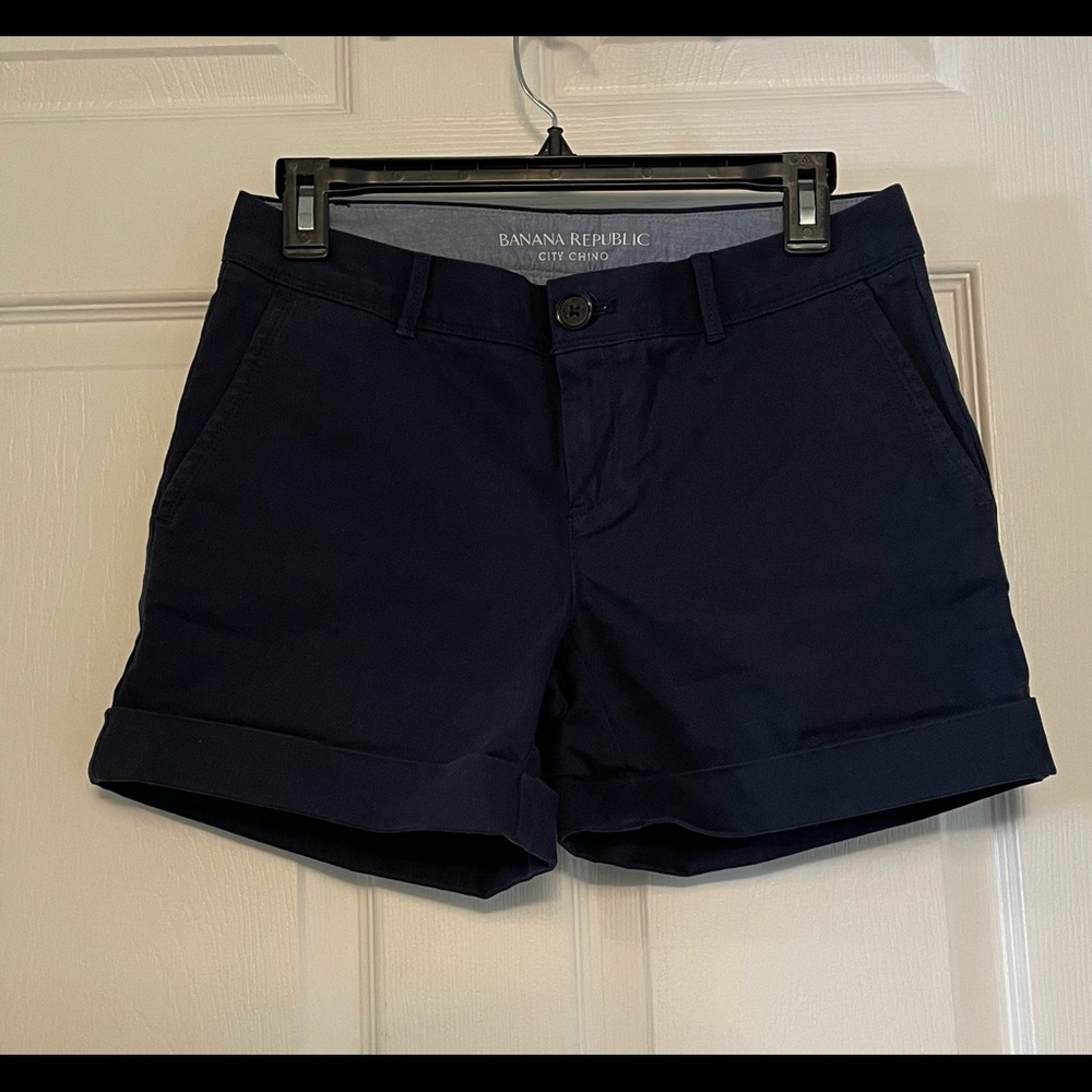 Banana Republic city chino roll up khaki shorts 0